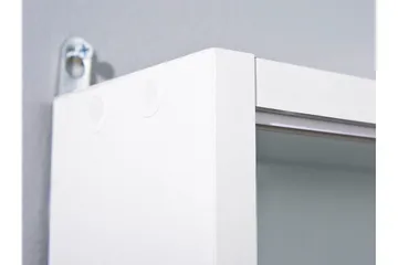 Imogen Vägghängt Displayskåp Vitrinskåp 9,5 cm djupt 80 cm bred 60 cm hög Ljust Trä Glas - Vit/Glas - Products - Förvaring - Skåp - Vitrinskåp