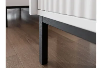 Bjurholm Sängbord 45 cm - Vit - Products - Möbler - Bord & matgrupp - Avlastningsbord & sidobord - Sängbord & nattduksbord