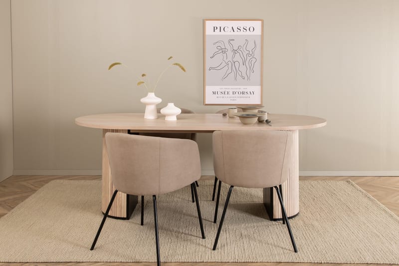 Bianca Matgrupp 200 cm Oval med 4 Berit stolar - Beige - Products - Möbler - Bord & matgrupp - Matgrupp