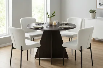 Vera Matgrupp runt 110 cm Rökt Ek med 4 Elsie Matstolar - Rökt ek - Products - Möbler - Bord & matgrupp - Matgrupp