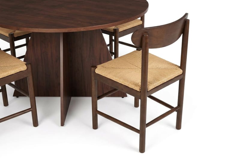 Vera Matgrupp runt 110 cm Valnöt med 4 Malte Matstolar - Valnöt - Products - Möbler - Bord & matgrupp - Matgrupp
