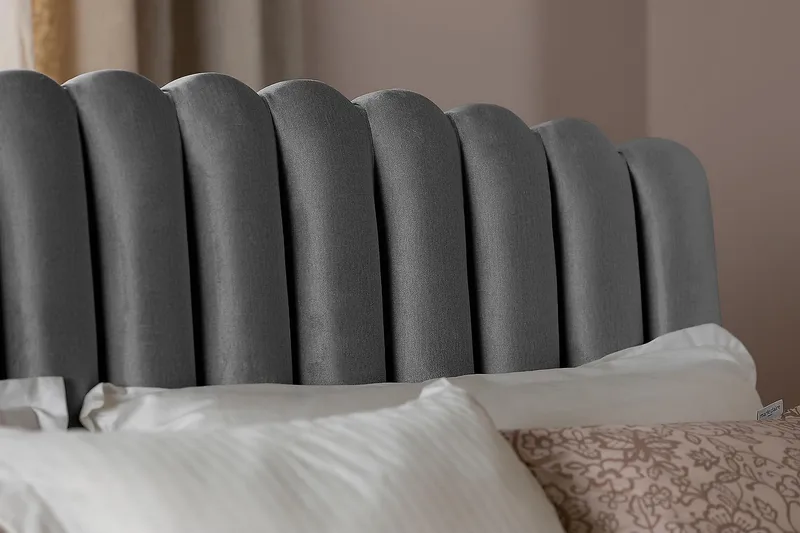 Davia Sänggavel 140 cm - Mörkgrå/Sammet - Products - Möbler - Säng - Sängtillbehör & sänggavel - Sänggavel