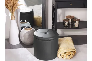 Syosset Fotpall med Förvaring - Svart - Products - Möbler - Fåtölj & stolar - Pall & puff - Fotpallar